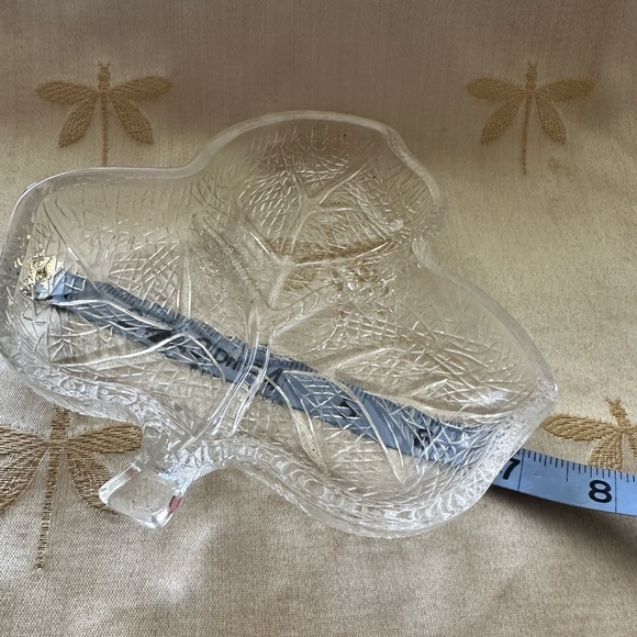 Vintage Hazel Atlas Clear Textured Leaf Design Divided Nut / Candy / Relish Dish - Picture 5 of 7